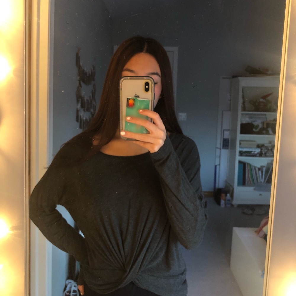 Front Twist Grey Longsleeve